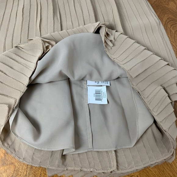 NWT BCBG Dress Angel Strapless Beige Size 8 Ruffled Skirt Sweetheart Neckline - Picture 9 of 12